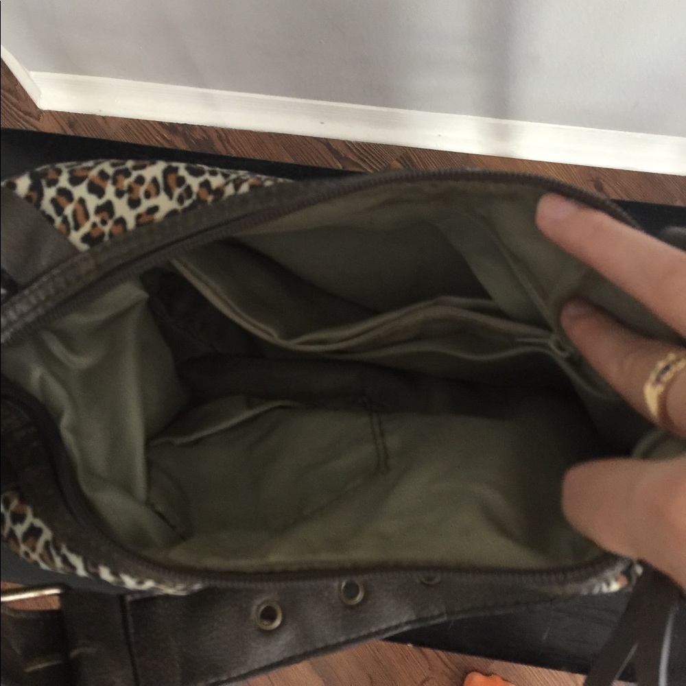 Leopard purse 🖤👜 - Picture 3 of 3